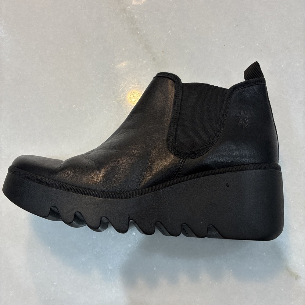 Fly London Tope Black Leather Wedge Ankle Chelsea Boots Booties‎ EU 40 Size 9